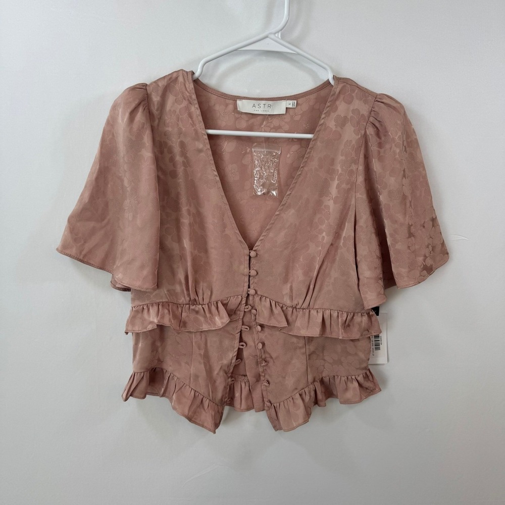 ASTR The Label Ruffled Hem Blouse Blush Pink Floral Jacquard VNeck AT16334 Small - Picture 2 of 9